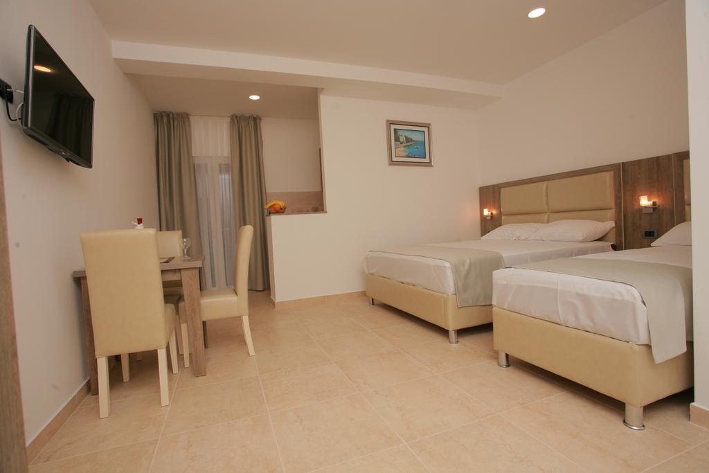 Apartments Obala - Katic Herceg Novi Rom bilde